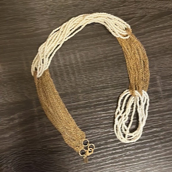 Banana Republic beaded necklace. Excellent condition. Approx. 18 inches - Picture 5 of 11